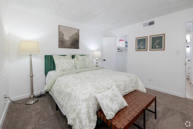 1 habitación, 1 baño - 441 pies cuadrados - Dormitorio - Emerald Apartments