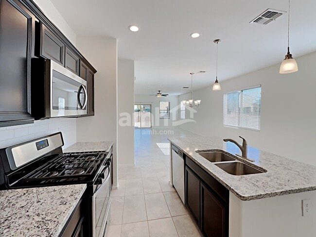 Photo - 672 N Nestled Hummingbird Ln E
