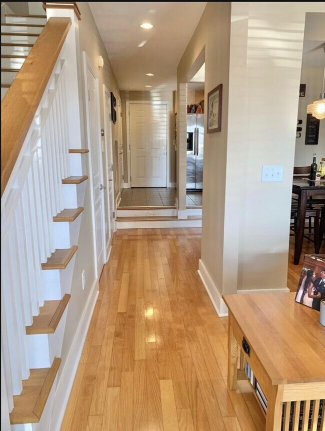 Photo - 2 BEDROOM 2.5 BATH TOWNHOME WITH DOWNTOWN ...