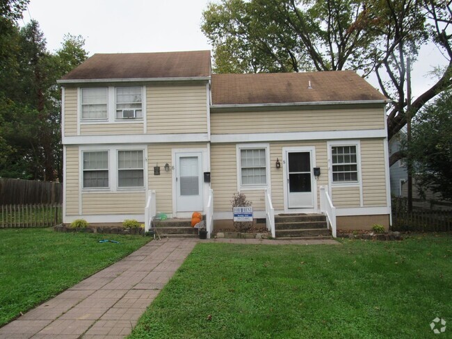 Building Photo - Leesburg One bedroom duplex in Historic Di... Rental