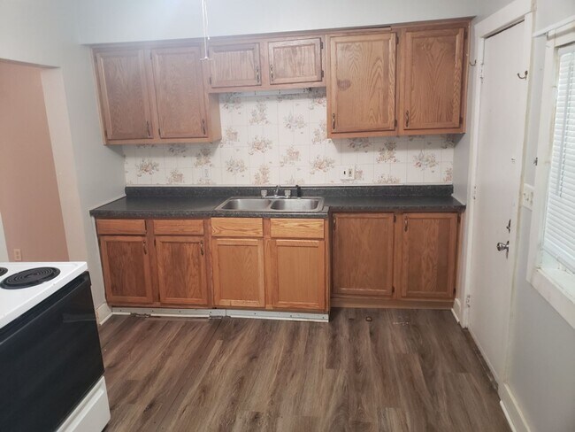 703 Jones St Unit 703