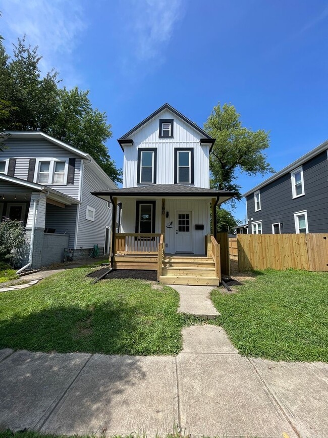 Building Photo - Fully Renovated 3BR/2.5BA Home in Marion V...