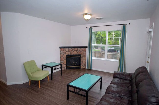 Photo - 2226 W Elizabeth St Unit C104