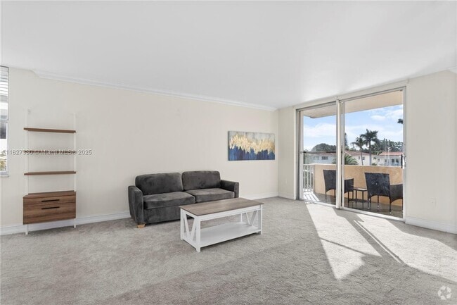 Building Photo - 9440 W Bay Harbor Dr Unit 3C Rental