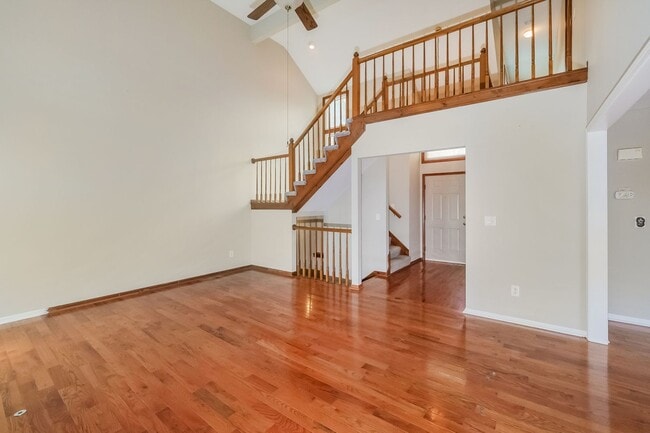 Photo - 4 Bedroom Shawnee Townhome with Finished Basement and Wooded Views