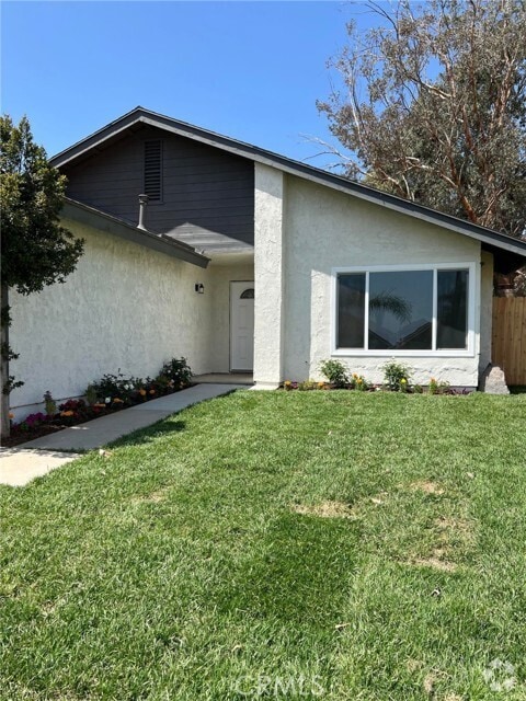 Building Photo - 5912 Santa Ana Ave Rental