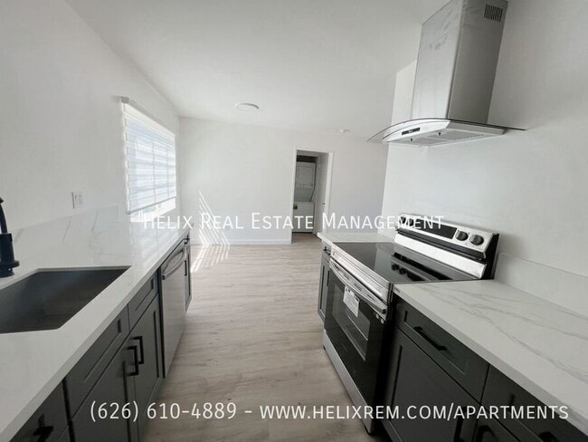 Building Photo - 1313 Huntington Dr Unit 3