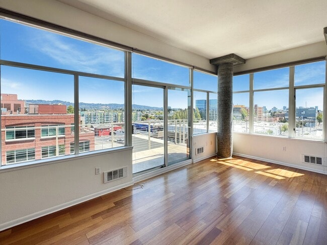 Building Photo - Amazing Morning Sunlight & Views of SF & D... Unit 721 Rental