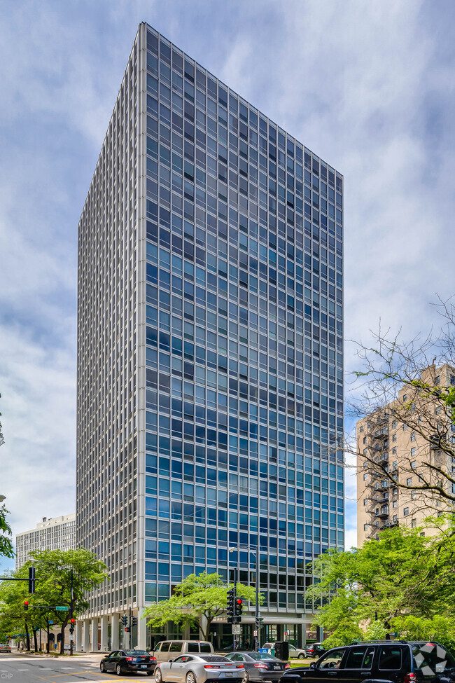 Building Photo - 2400 N Lakeview Ave Unit 1017 Rental