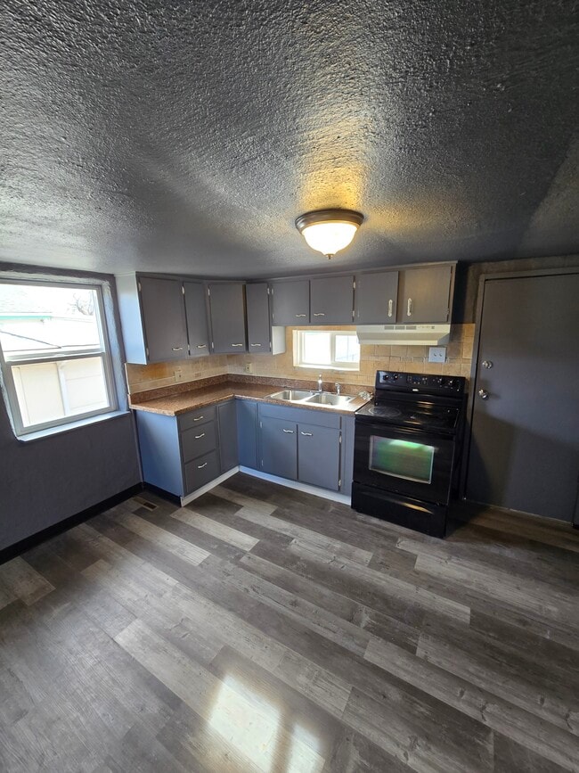 Photo - 1320 E Ash St