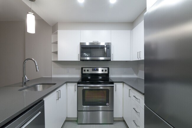 Photo - 4555 Av. Bonavista Unit 205