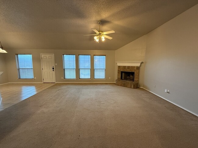 Photo - 7033 Snowy Owl St