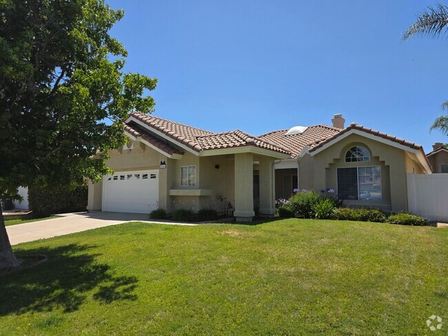 Building Photo - Single Level 3 Bedroom, 2 Bath in central ... Rental