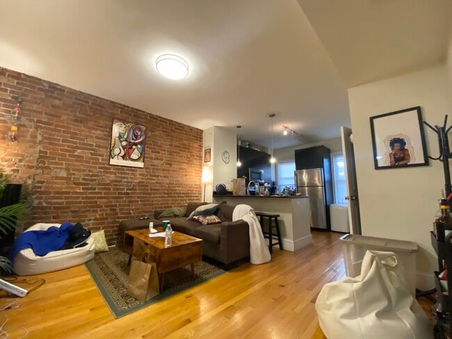 Building Photo - 14 Parker Hill Ave Unit 2