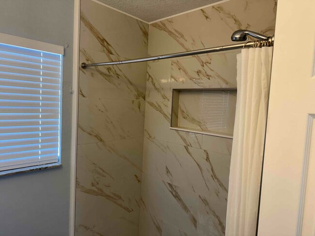 Photo - 410 E Thelma St