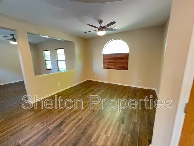 Photo - 20877 W Court St