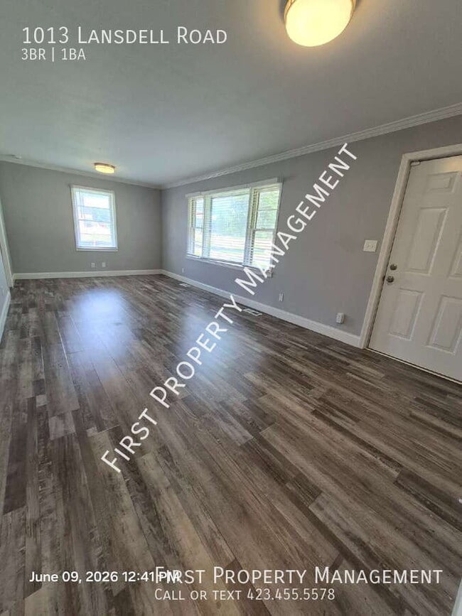 Photo - 1013 Lansdell Rd