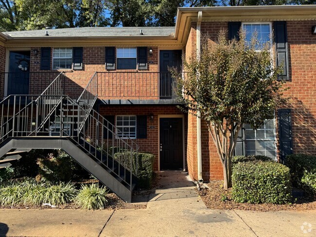 Building Photo - For Lease: Charming 2 Bedroom, 1 Bath Cond... Unit 104 Rental