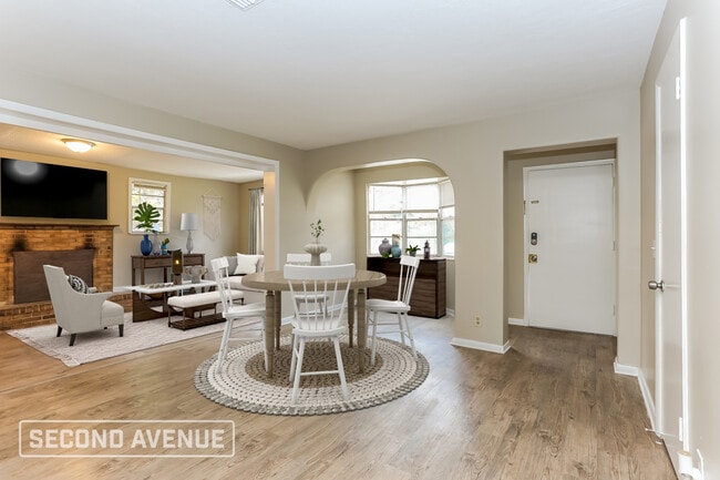 Photo - 5110 Dostie Dr S