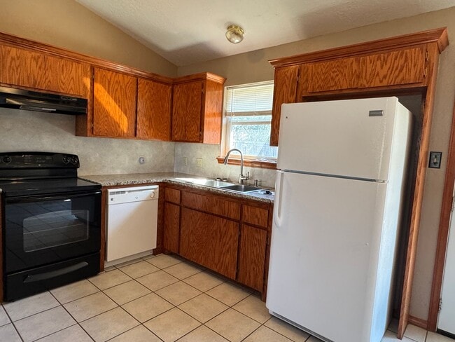 Photo - 214 E Seminole St