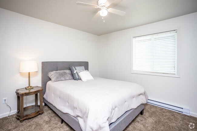 3BR, 1BA - Villa/1,008 SF