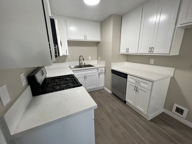 Photo - adams14772 Unit D