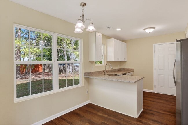 Photo - 713 Emerald Ct