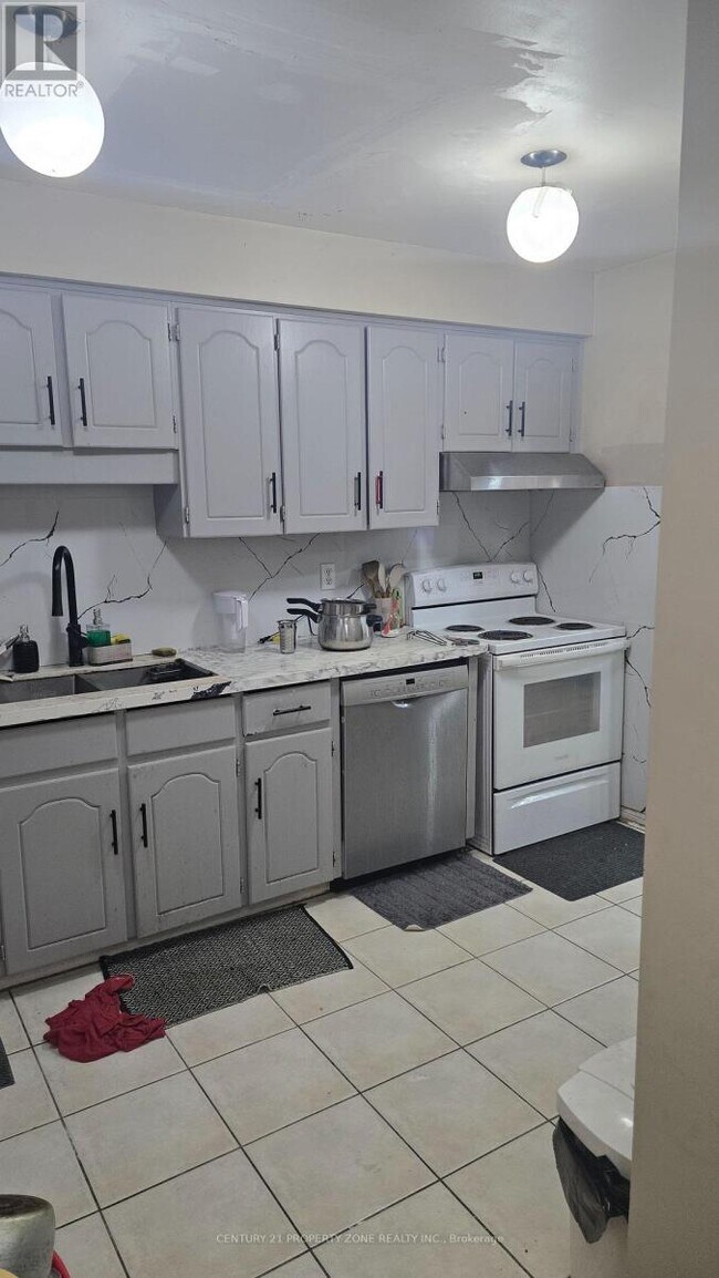Photo - 4136 Clevedon Dr