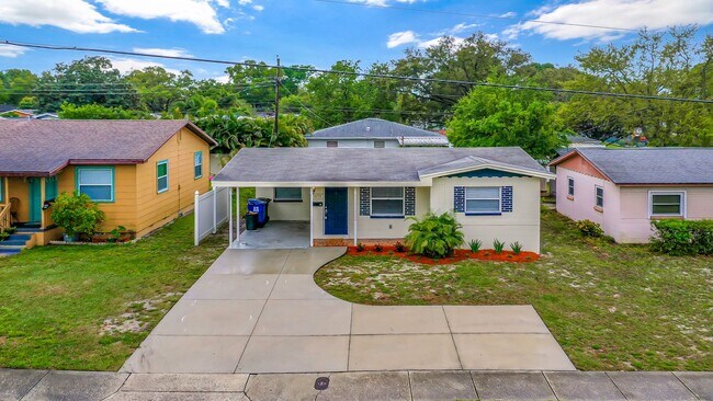 Photo - Available Today! Centrally Located St Pete House Furnished for Rent!