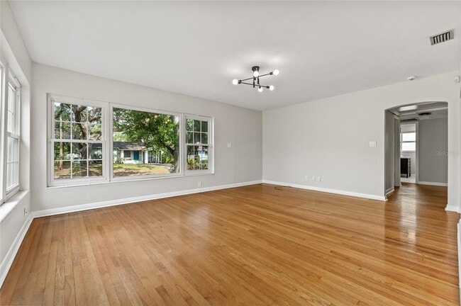 Photo - 1023 W Ohio Ave