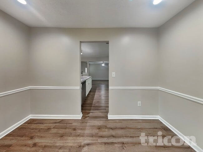 Photo - 589 Lakewater View Dr