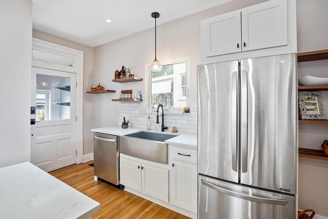 Photo - 329 E Jenkins Ave