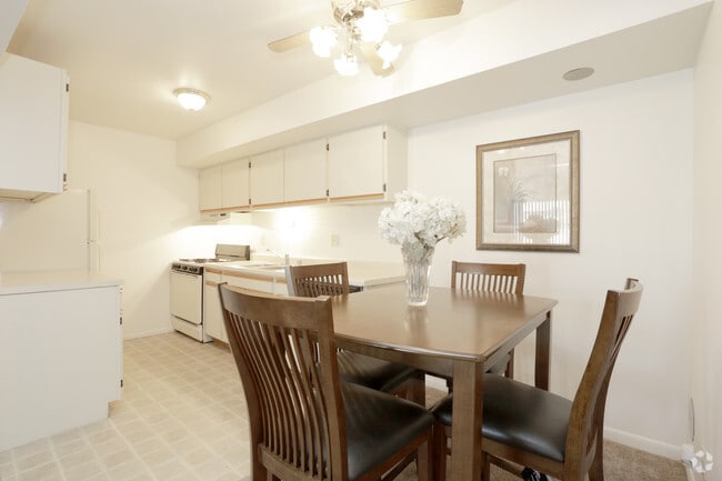 2 Bedroom Classic - Kitchen
