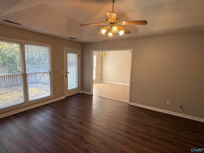 Photo - 213 Shadowbrook Ln NE