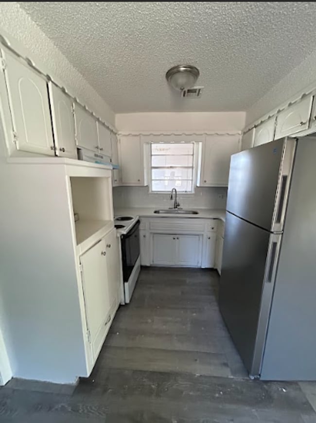 Photo - Charming 5 Bedroom Rent to Own Home!!