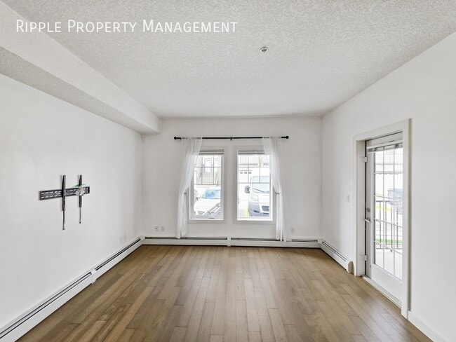 Photo - DESIRABLE 2 BEDS, 2 BATHS CONDO UNIT | CONVENIENCE RIGHT BY ROYAL OAK CENTRE Unit 126