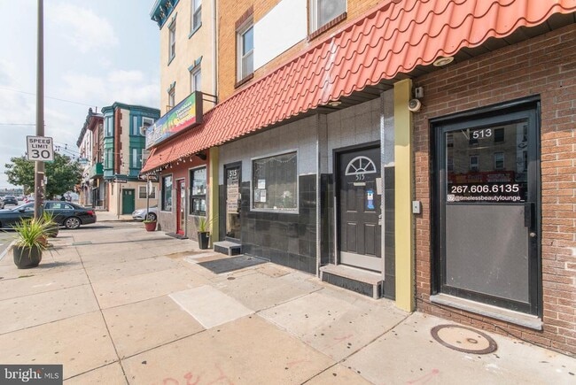 Building Photo - 515 W Girard Ave Unit 3F