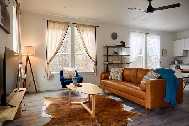 2076 Dry Creek