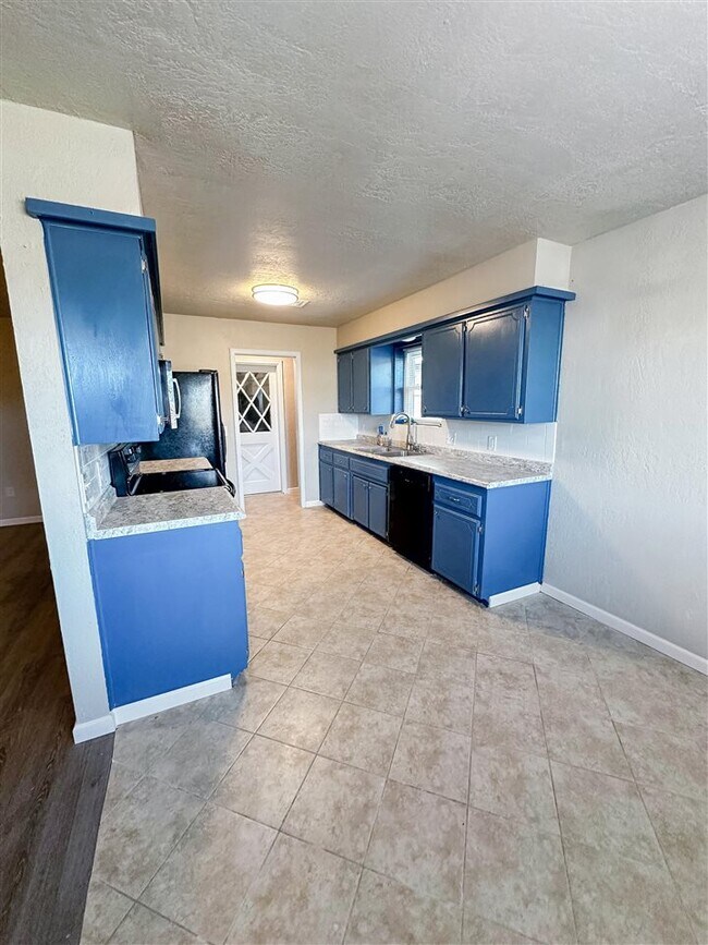 Photo - 7603 NW Andrews Ave