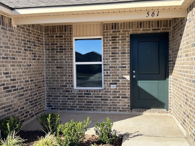 Photo - 561 SE 3rd Ter