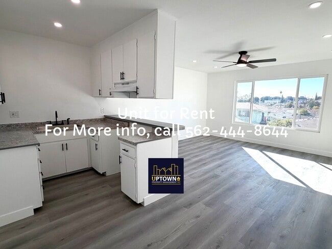 Building Photo - Breed Apartments Unit 305