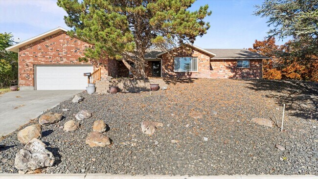 Photo - Stunning 4-Bedroom Modern Home in West Richland