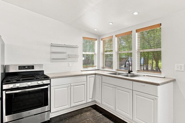 Photo - 202 Eads Ave
