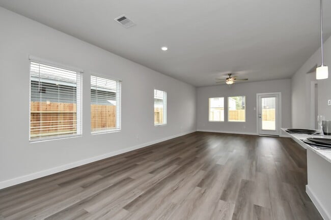 Photo - 16513 Breezy Knl Ct