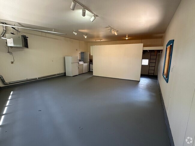 Building Photo - 409 La Joya Rd Unit C Rental