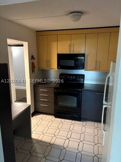 Photo - 2781 Taft St Unit 411