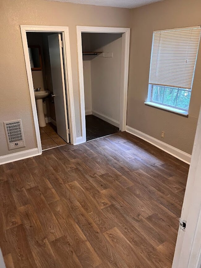 Photo - Home minutes away from the interstate and ...