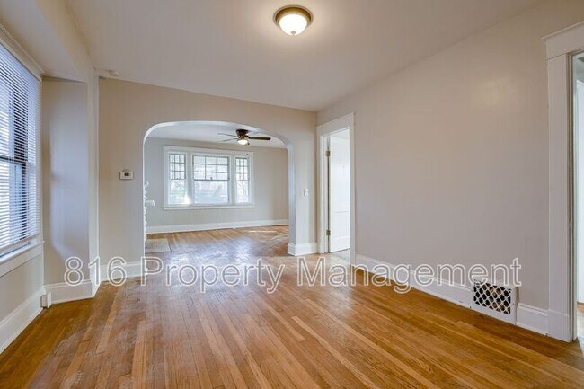 Photo - 3935 Agnes Ave