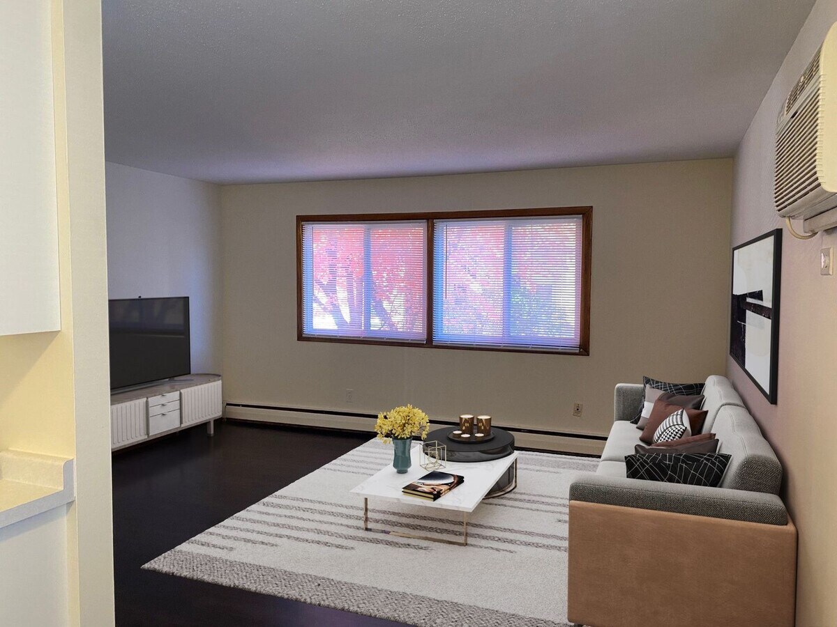 Photo - 2440 Dupont Ave S