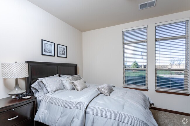 2BR, 2BA - F